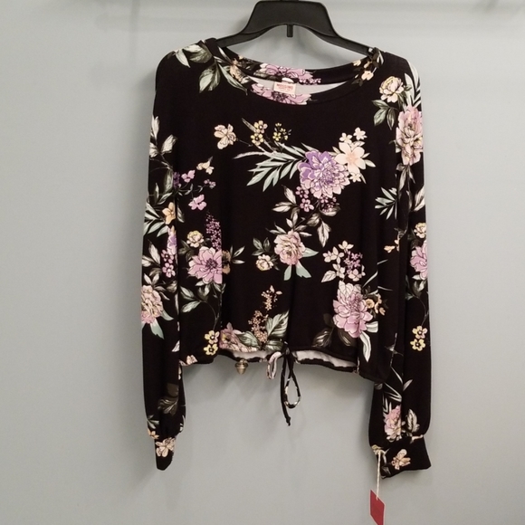 Mossimo Supply Co. Tops - Mossimo Blacktie Floral Print Top in Size XL